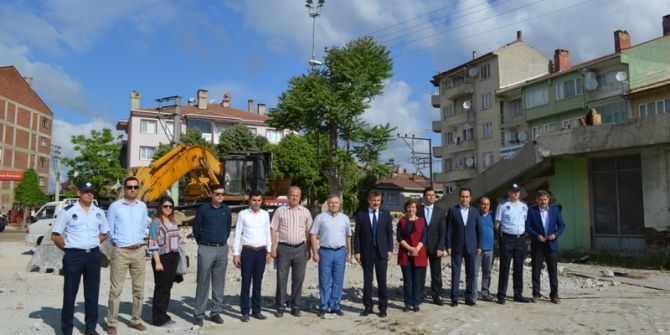 Yenişehir’e Kapalı Pazar Yeri