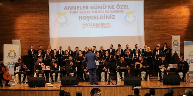 Haliliye’de Annelere Özel Kutlama