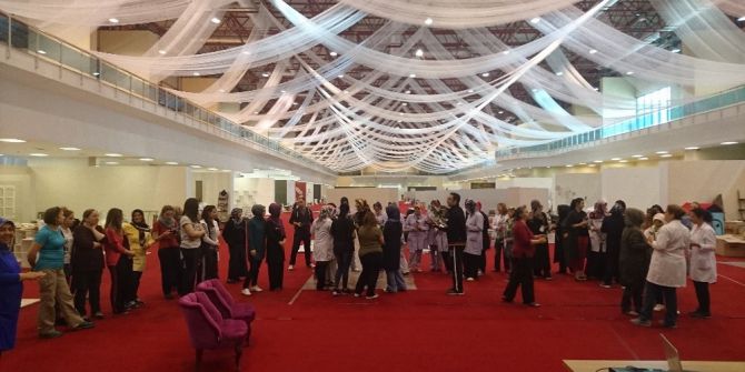 İkbal Çelik’ten Annelere Sürpriz