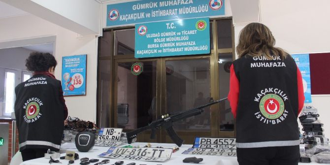 Kaçak Yollarla Ülkeye Getirilen Lüks Otomobilleri Parçalayıp Satıyorlar