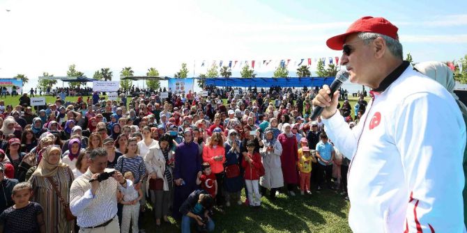 Başkan Karaosmanoğlu, “Kadına Kalkan Eller Kurusun”