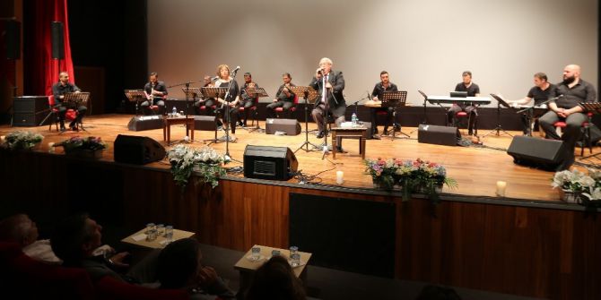 Eserler Anneler İçin Söylendi