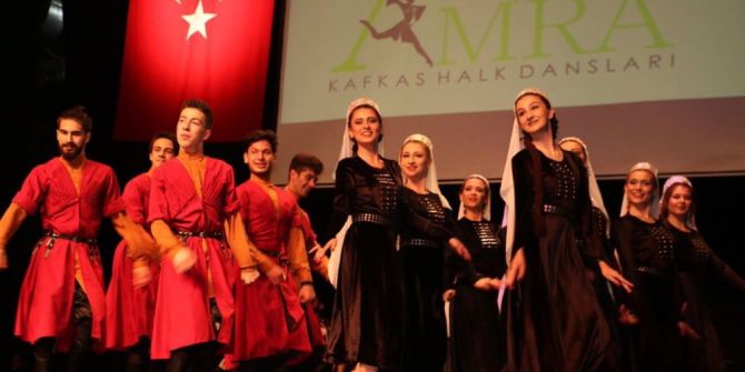 Amra Dans Ekibi Yine Büyüledi