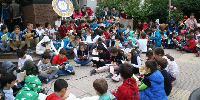 Gençlik Merkezinden Okuma Etkinliği
