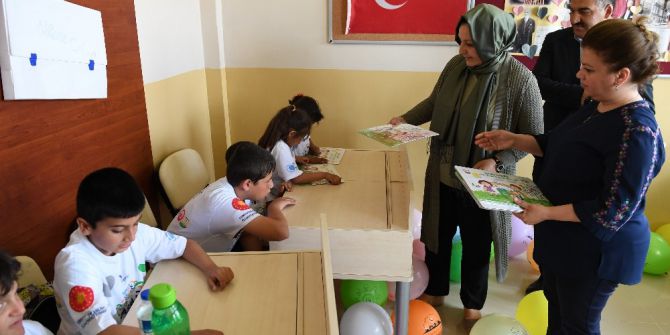 Sema Çiftçi Görme Engeli Öğrencilerle Biraraya Geldi