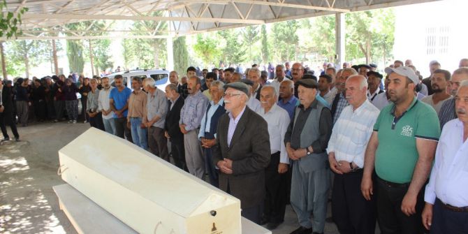 Muğla’daki Feci Kazada Hayatını Kaybeden Kadın Toprağa Verildi