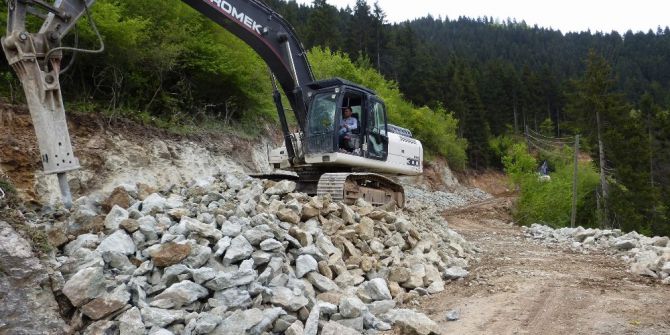 Trabzon’da Yeşilyol Projesi Kapsamında 3 Ayrı Yayla Yolunda Çalışmalara Başlandı