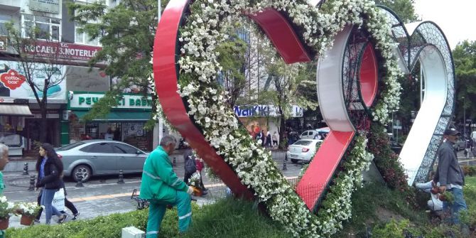 İzmit Parkları Mevsimlik Çiçeklerle Süslendi
