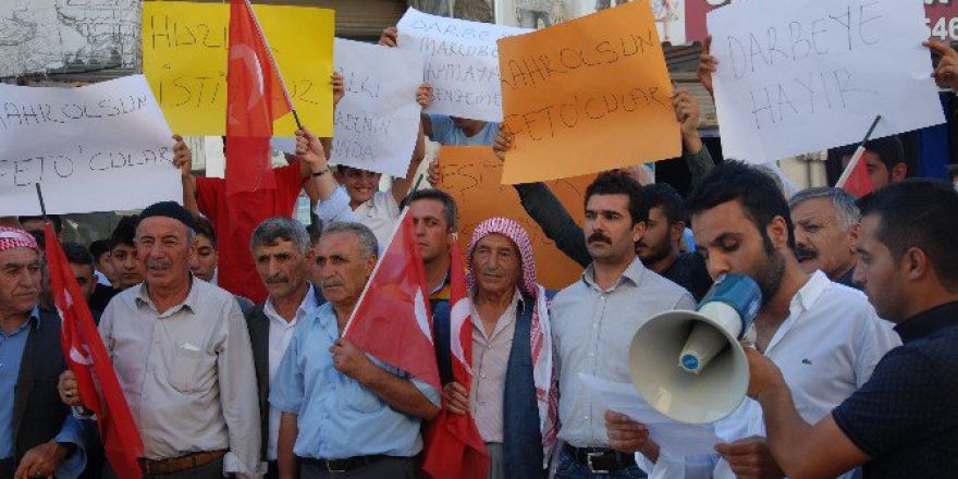 İdil’de Aşiret Üyelerinden Demokrasi Eylemi