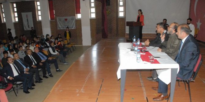 Şairler, Öğrencilerle Buluştu