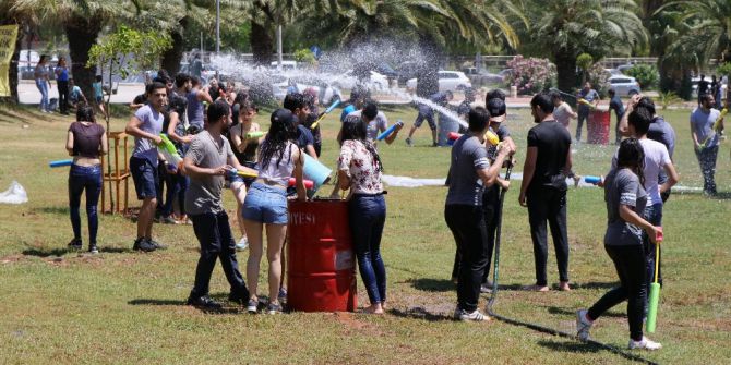 Öğrenciler Su Savaşıyla Stres Attı