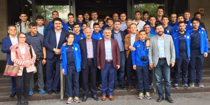 Mahalle Ligi’nin Şampiyonları İngiltere’de