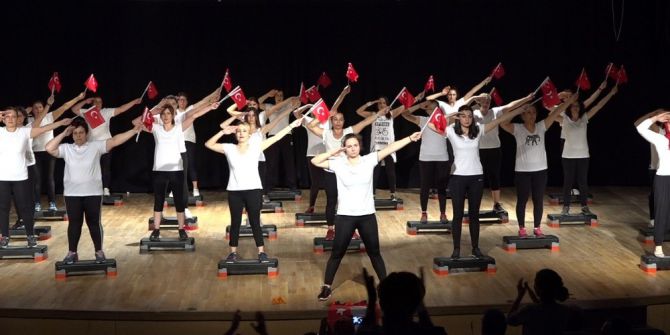 Spor Dans Merkezinin Yıl Sonu Gösterisi