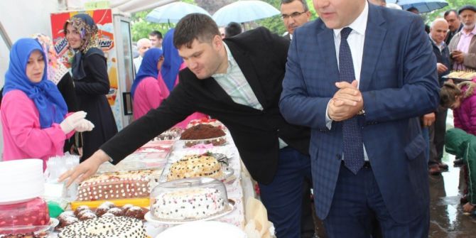 Görele’de Öğrenciler Yararına Kermes Açıldı