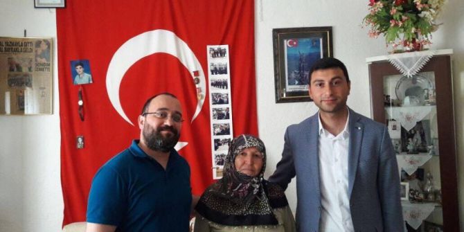 Şehit Annelerini Unutmadılar