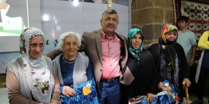 Bedesten’ De Anneler Günü Etkinliği