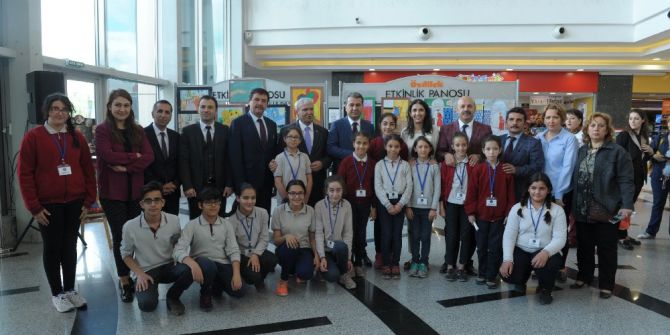 Vali Çelik, Öğrencilerin Resim Sergisini Gezdi