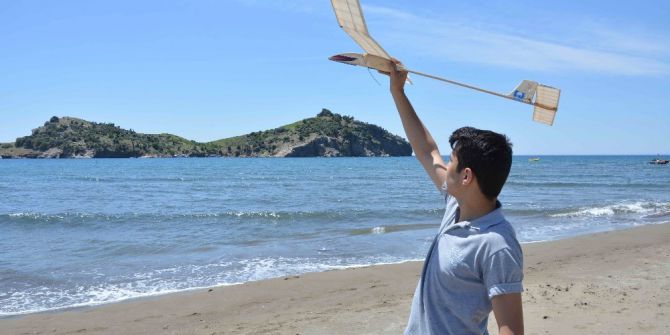 Model Uçaklar Çevre İçin Havalandı