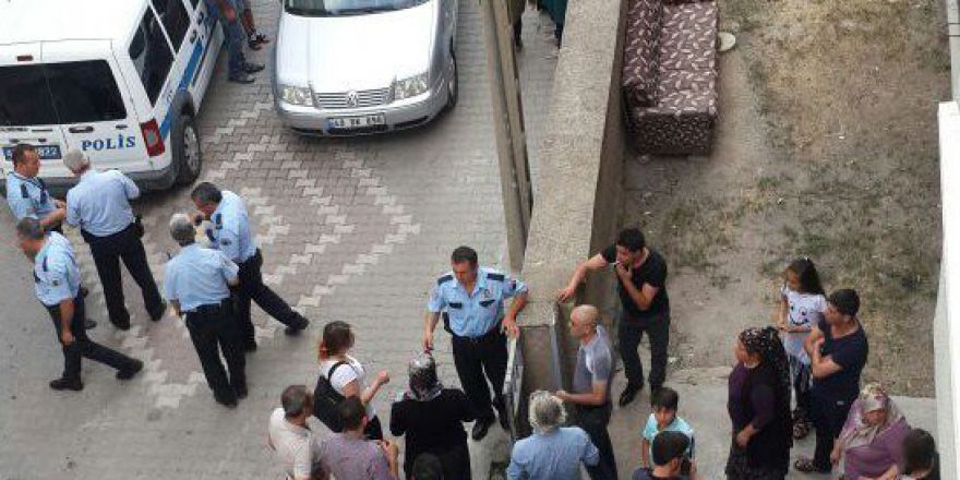 Gündüz Vakti Hırsızlık Yapmak İstedi, Polise Yakalandı