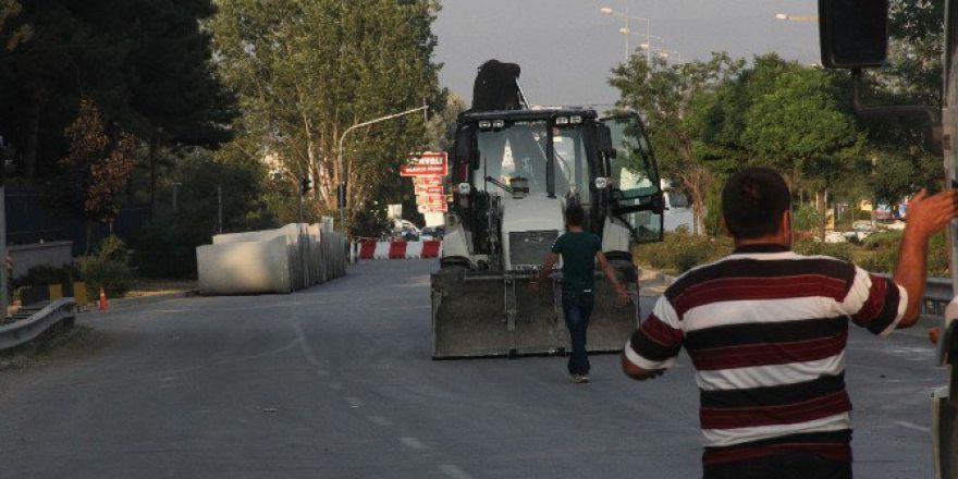 Komando Tugayı’nın Önündeki Beton Bloklar Kaldırıldı