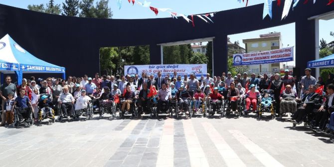 Şahinbey’de Engellilere Tekerlekli Sandalye