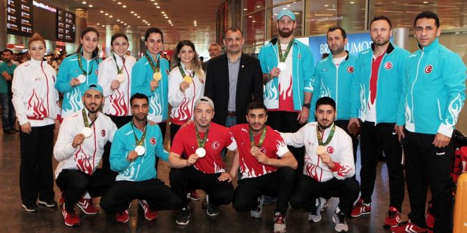 Karate Milli Takımı 11 Madalya İle Yurda Döndü