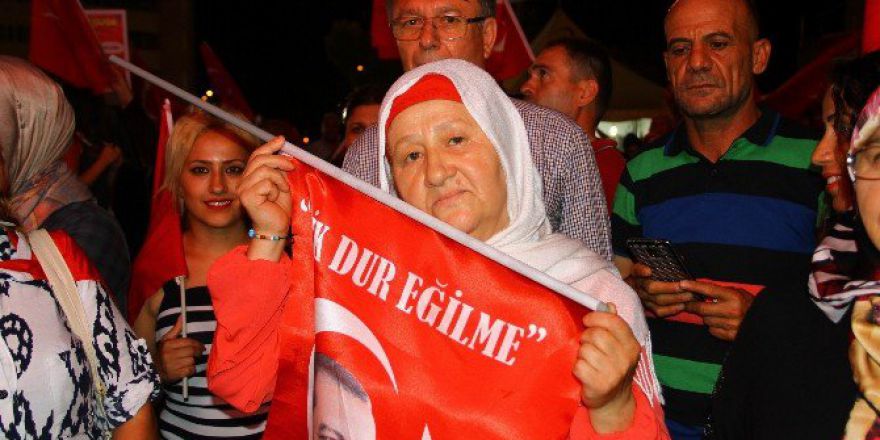 Samsun’da Demokrasi Nöbeti Devam Ediyor