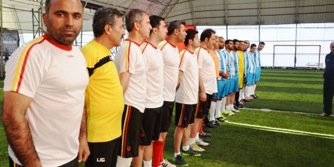 Halı Saha Futbol Turnuvasında Heyecan Sürüyor