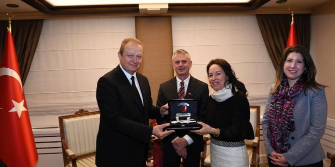 Trabzon Valisi Yavuz, Kanada Ankara Büyükelçisi Chris Cooter‘i Kabul Etti