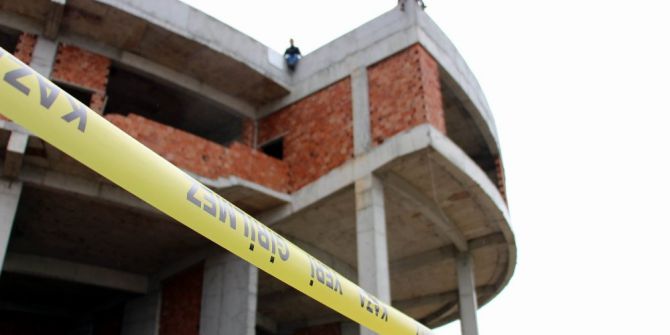 Paralarını Alamadıklarını İddia Eden İşçiler İntihara Kalkıştı