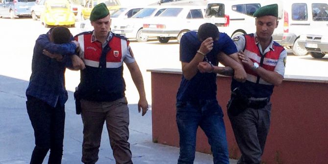 Turistin Boynundan Kolyesini Çalan 2 Kişi Gözaltına Alındı
