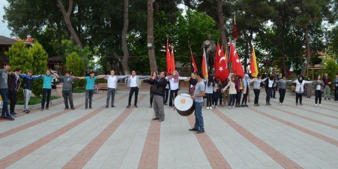 İvrindi’ De Gençlik Yürüyüşü
