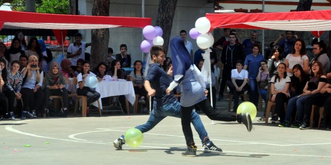 Eski Ve Yeni Mezunlar Şenlikte Buluştu