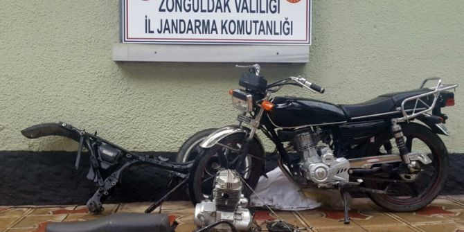 Motosiklet Hırsızları Jandarmaya Yakalandı