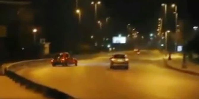 Trafik Magandası Eski Model Araçla Sahil Yolunu Birbirine Kattı