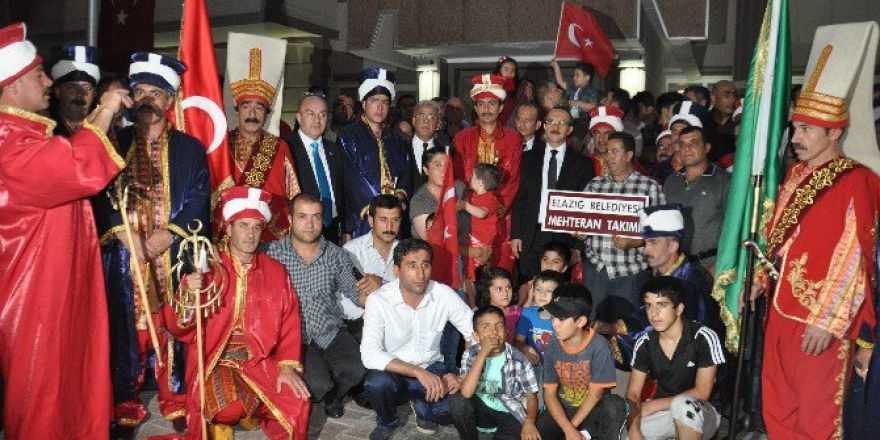 Muş’ta Mehteranlı Demokrasi Nöbeti