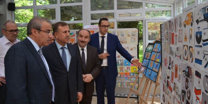 Lise Öğrencilerinin Yıl Sonu Sergisi