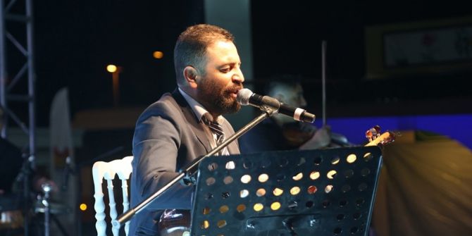 Bozlağın Güçlü Sesi İsmail Altunsaray Dinleyenleri Mest Etti