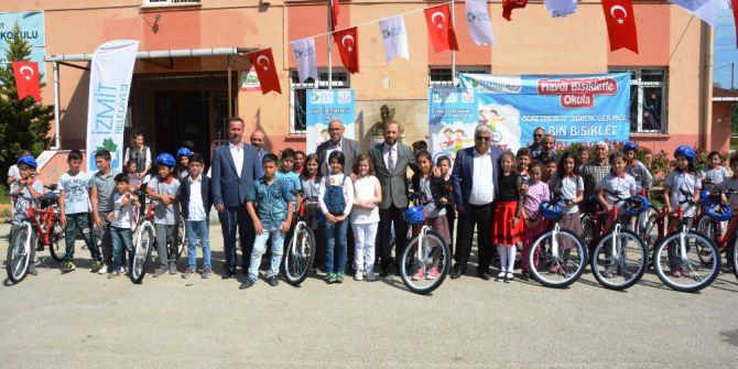 İzmit’te Bisiklet Dağıtımları Devam Ediyor