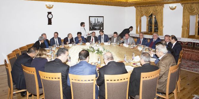 Rektör Çomaklı, Oda Başkanlarını Ve Birlik Yöneticilerini Ağırladı