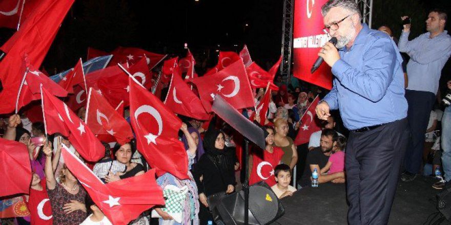 Tekirdağ’da İlahi Konseri İle Demokrasi Nöbeti