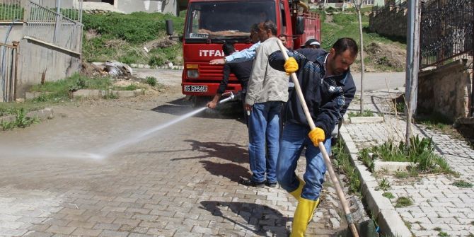 Başkale’de Bahar Temizliği