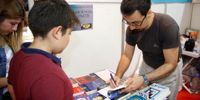 Yazarlar Bu Fuarda Kendilerini Tanıtıyor