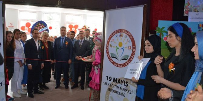 Yılsonu Sergisi İşaret Dili İle Açıldı