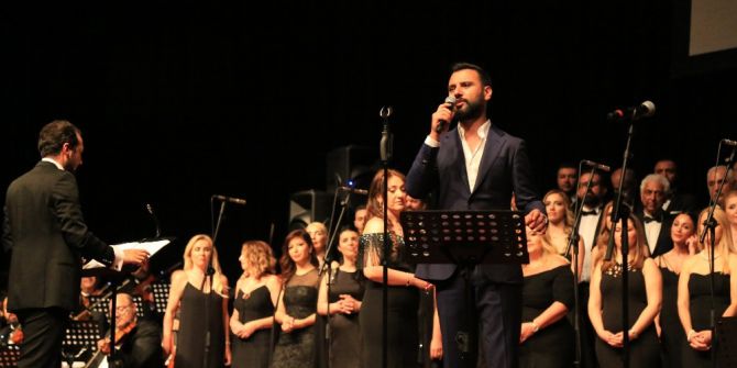 Alişan Ve Özgün Down Sendromlular Özel Konserinde Söyledi