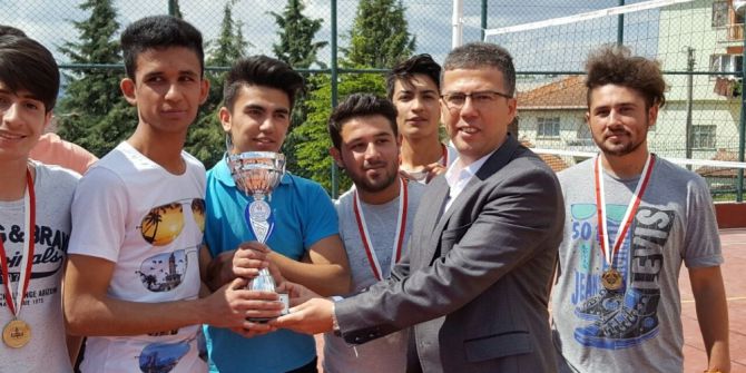 Pazarlar’da Voleybol Turnuvasında Şampiyonlar Belli Oldu