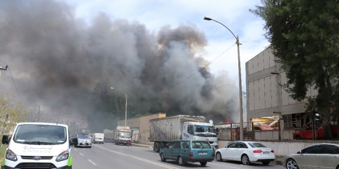 İzmir’de Korkutan Yangın