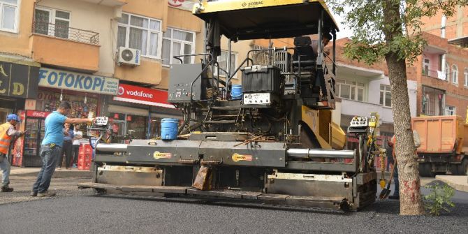 Bağlar İlçesinde Asfalt Çalışmaları Sürüyor