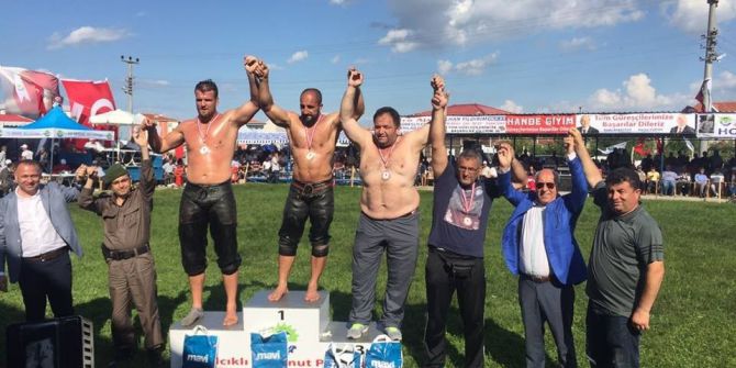 Başkan Uyan, Dereceye Giren Başpehlivanlara Madalyalarını Verdi