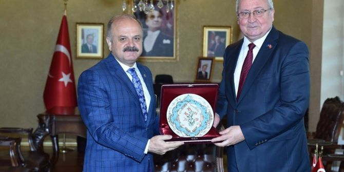 Kosova Büyükelçisi Spahiu Vali Çakacak’ı Ziyaret Etti